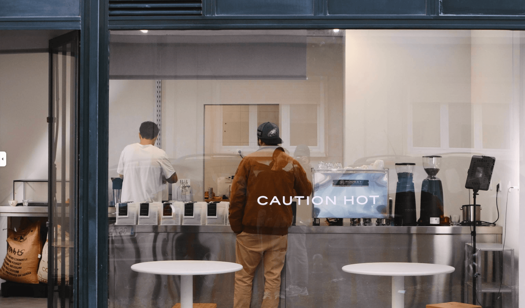 CAUTION HOT coffee roastery & café